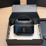 Box bag in black lambskin with gold-tone logo-box - Image 4
