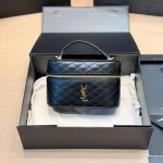 Box bag in black lambskin with gold-tone logo-box - Image 2