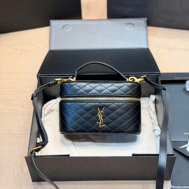 13429072519735600 Box bag in black lambskin with gold-tone logo-box - Image 1