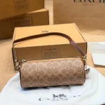 Features a slim leather strap. Wear it as a top handle, shoulder bag, or crossbody-box - Image 10