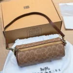 Features a slim leather strap. Wear it as a top handle, shoulder bag, or crossbody-box - Image 9