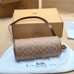 Features a slim leather strap. Wear it as a top handle, shoulder bag, or crossbody-box - Image 8