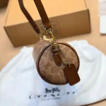 Features a slim leather strap. Wear it as a top handle, shoulder bag, or crossbody-box - Image 7