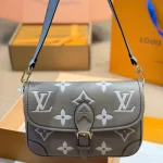Vintage-inspired baguette bag that’s both stylish and comfy. Comes with dual straps, so you can wear it as a handbag, underarm bag, shoulder bag, or crossbody-box - Image 9