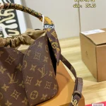 This is a shoulder/crossbody bag-box - Image 10
