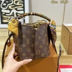 This is a shoulder/crossbody bag-box - Image 6
