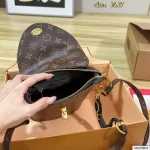 Flap messenger bag, shoulder and crossbody style-box - Image 4
