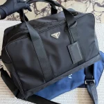Versatile travel/duffle bag with a timeless look-no box - Image 4