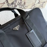 Versatile travel/duffle bag with a timeless look-no box - Image 3