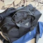Versatile travel/duffle bag with a timeless look-no box - Image 2