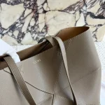 We now have the horizontal medium folding tote bag in stock-box - Image 12