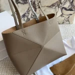 We now have the horizontal medium folding tote bag in stock-box - Image 8
