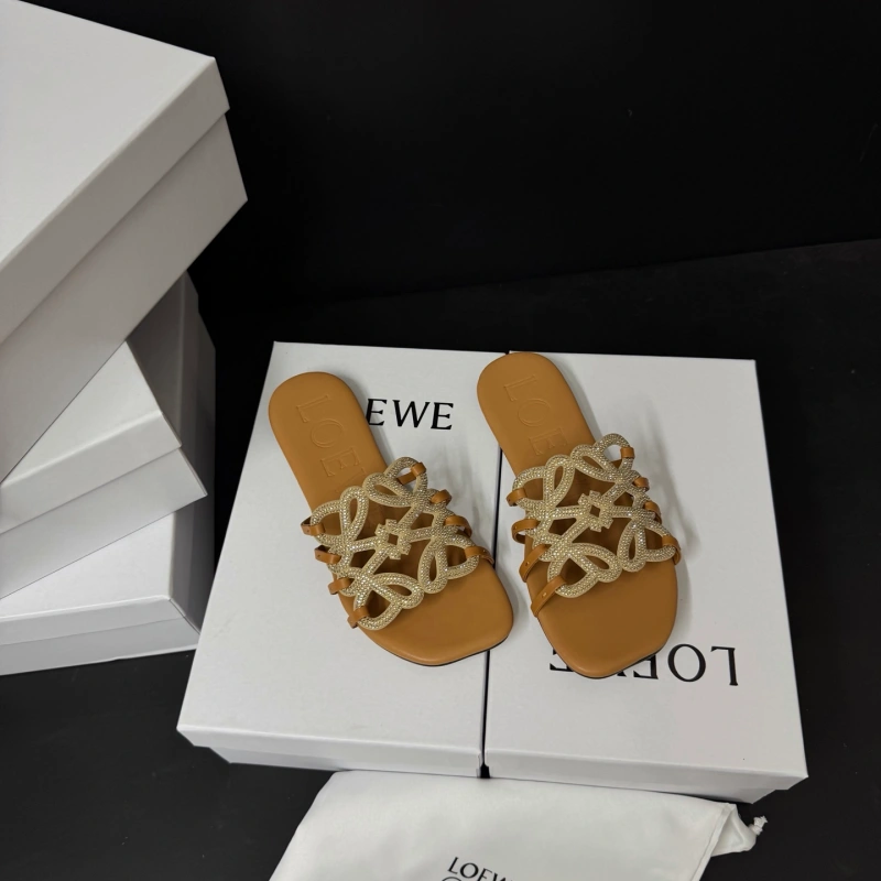 7b62dfaf694daa808775518908077064 Summer Limited New Hollow Rhinestone Flat Slippers-box - Image 1