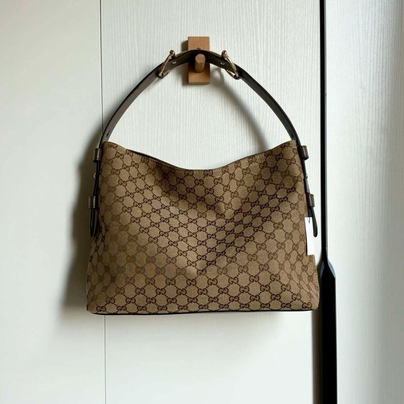 d27d9ec8536069555144e4bd38ac9051 High-quality new style bags- no box - Image 1