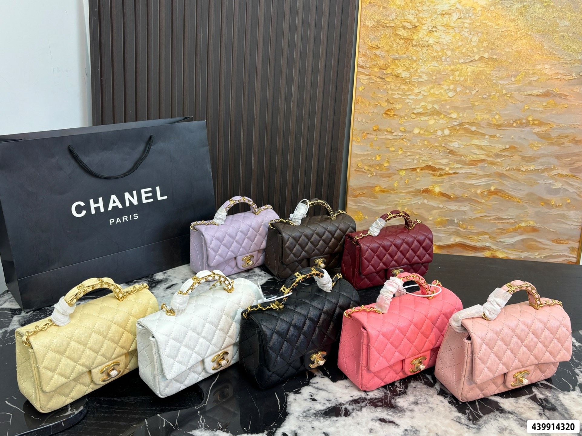 13431753586048368 Chanel handlebag, round-shaped, large size, comes with a case - Image 1