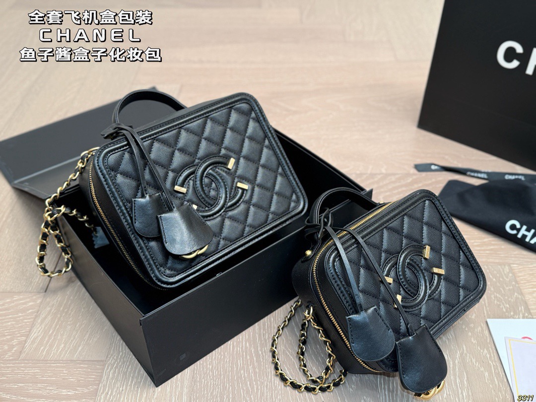 13431773587238980 Chanel caviar cosmetic bag, comes with a case - Image 1