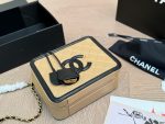 Chanel caviar cosmetic bag， comes with a case - Image 16