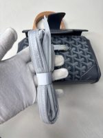 Goyard Y‑Pattern Print Wooden Handle Flap Handbag - Image 15