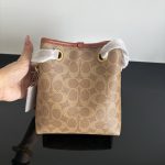 Coach Jade Quilted Bucket Bag - Image 28