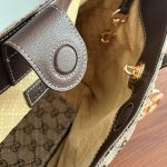 Double‑G Quilted Tote Bag With Pouch - Image 27