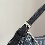 GG Signature Underarm Shoulder Zipper Hobo Bag - Image 19