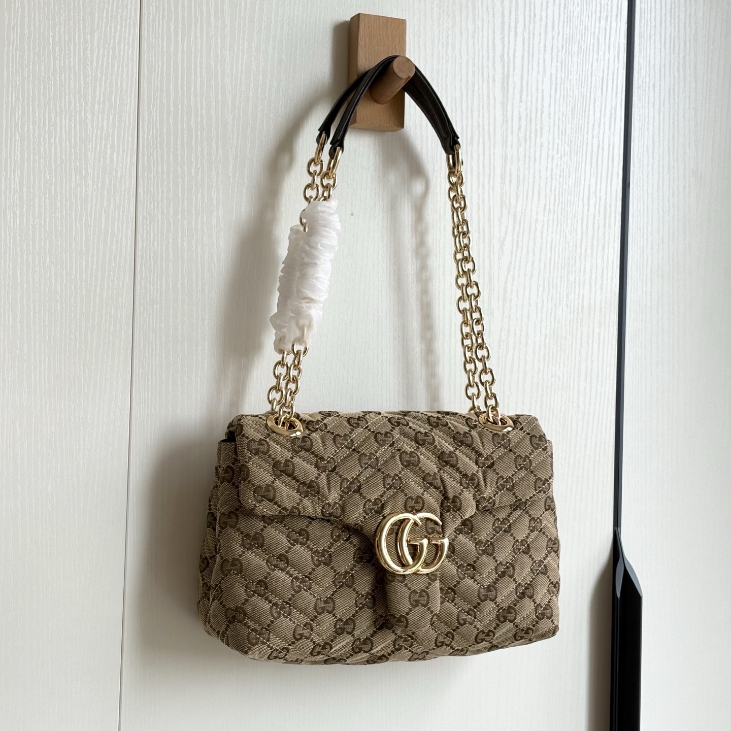 13432118002528923 Gucci V‑Stitch Quilted Flap Chain Shoulder & Crossbody Bag(Small Size) - Image 1