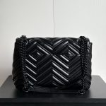 Gucci V‑Stitch Quilted Flap Chain Shoulder & Crossbody Bag（Large Size） - Image 4