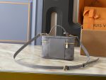 LV Vanity Chain Pouch Monogram Crossbody Handbag with detachable shoulder strap - Image 4