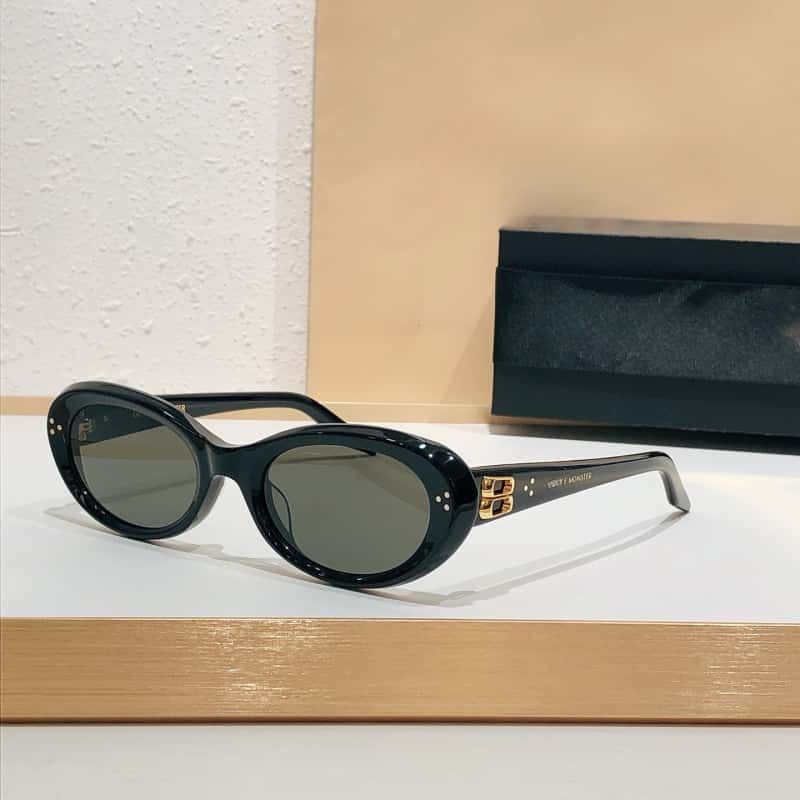 c1e9f559 GM Sunglasses, Narrow Rectangle / Vintage Oval / Aviator Multiple Styles - Image 1