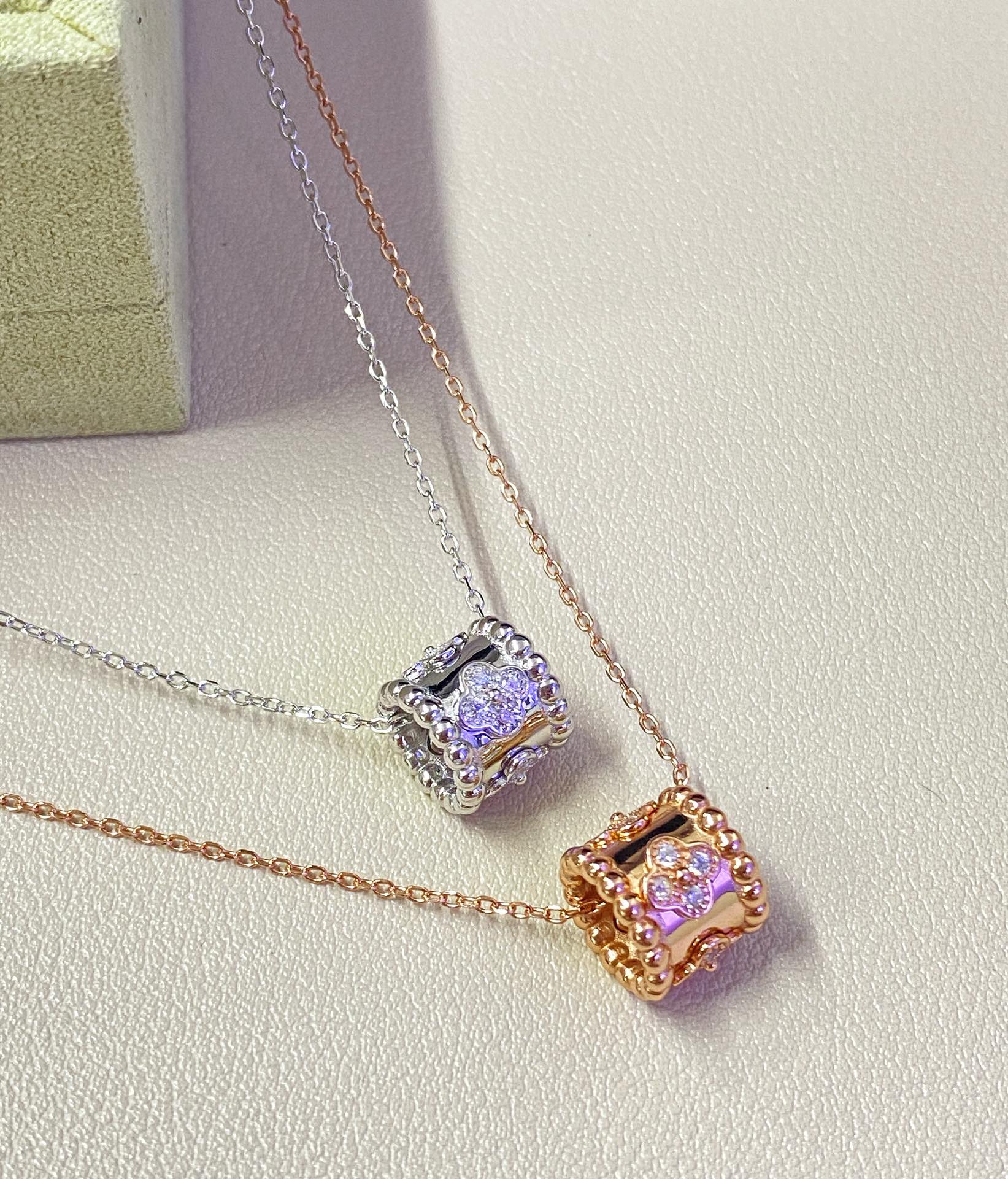 wsxc1789056687573_7 VCA Kaleidoscope Necklace, White Gold-Tone / Rose Gold-Tone - Image 1