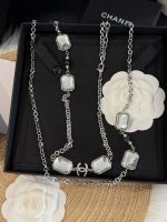 Chanel geometric square transparent sugar green emerald cut pendant necklace - Image 2