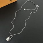 LV heart-shaped lock charm necklace available in three colors - Image 6