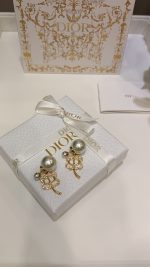 Dior Gold Tone CD Openwork Clover Earrings with Mixed-Size Pearls - Image 5