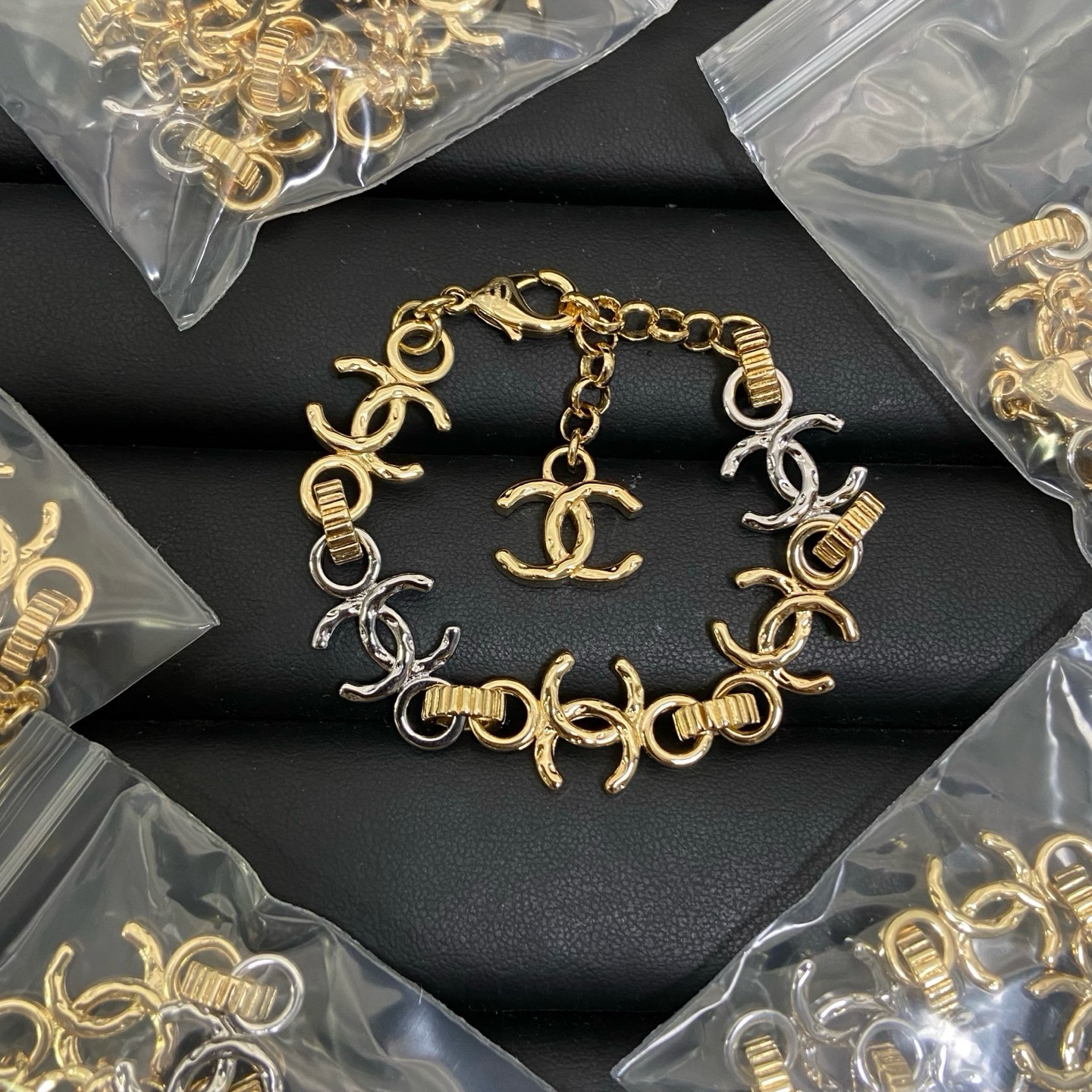 wsxc1789223239832_0 Chanel double C color-blocked chain link necklace/bracelet - Image 1