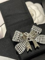 Chanel 25K Rhinestone Bow Brooch - Two-Tone Heavy Craftsmanship - Image 8