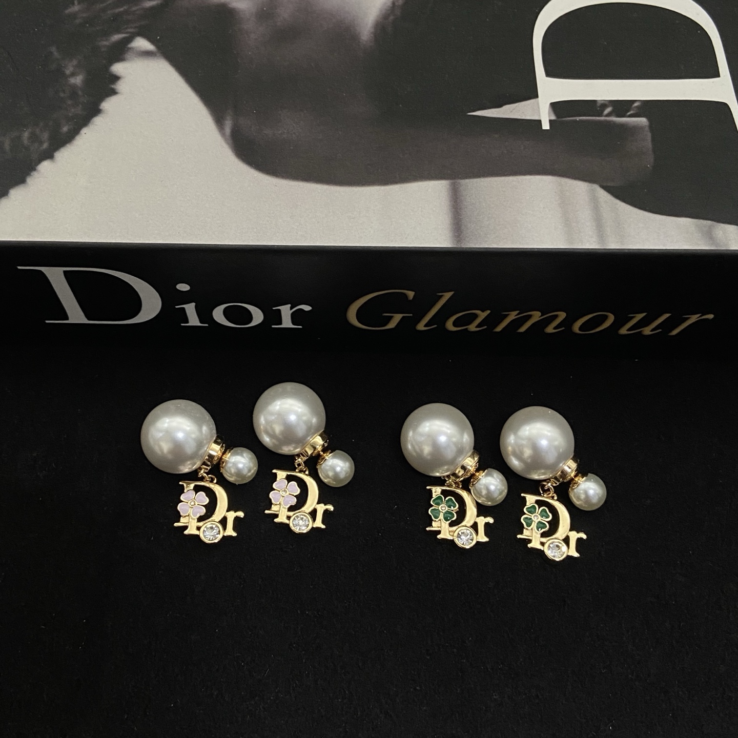 wsxc1789381711559_0 Dior New Letter Enamel Pearl Stud Earrings, available in pink and green - Image 1