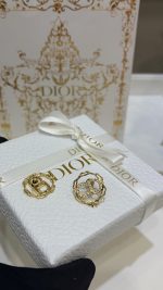 Dior 26SS New Gold-toned Full Rhinestone CD Cutout Chain Circle Stud Earrings - Image 5