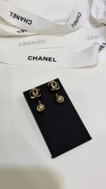 Chanel 26B New Resin Pearl Double C Gold Bead Earrings, available in black and white - Image 3