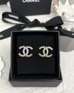 Chanel 23B New Rhinestone-Studded Twisted Rope Stud Earrings - Image 4