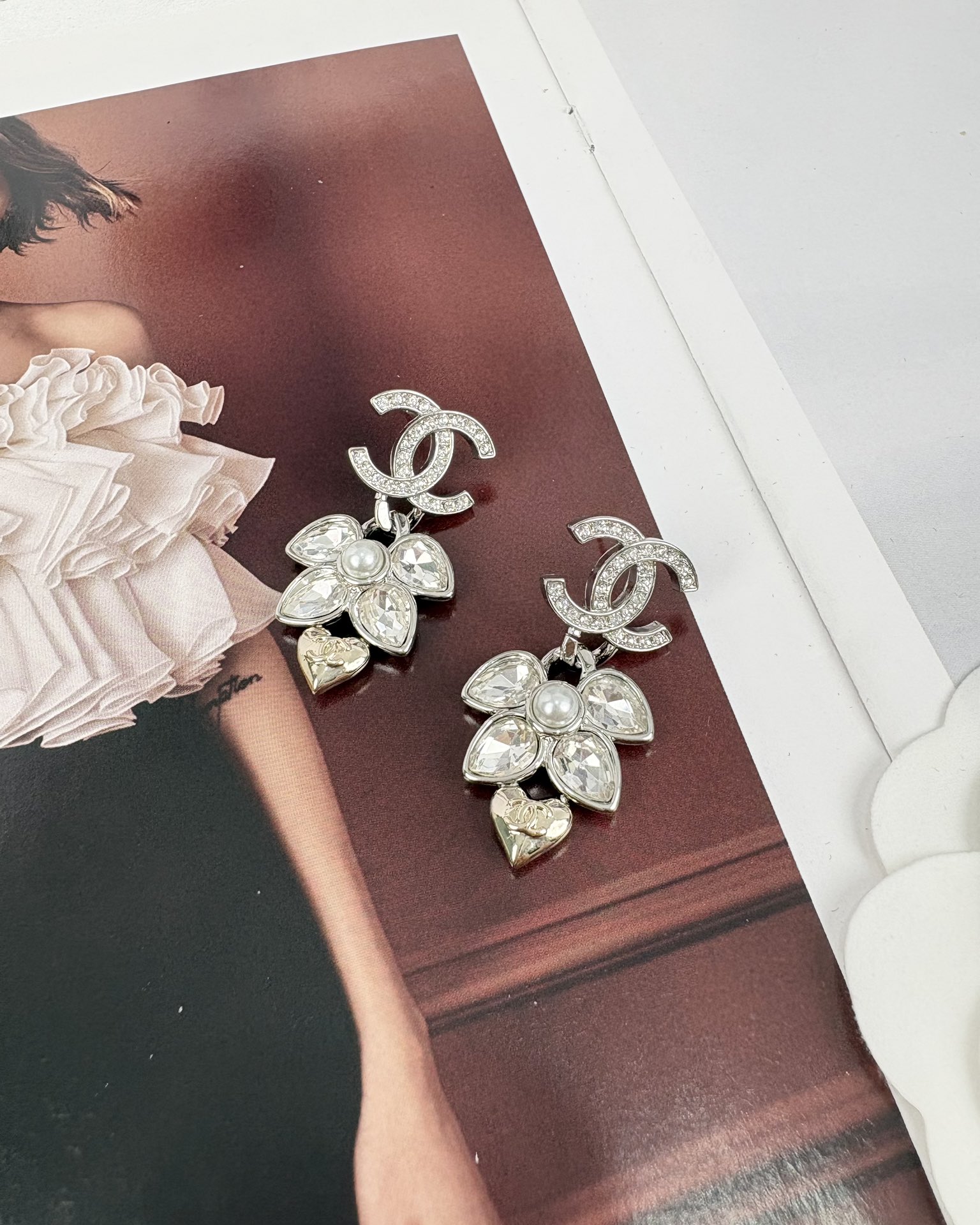 wsxc1789401908941_1 Chanel Silver-toned Wheat Rhinestone Light Gold-toned Heart Pendant Earrings - Image 1