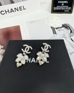 Chanel Silver-toned Wheat Rhinestone Light Gold-toned Heart Pendant Earrings - Image 5