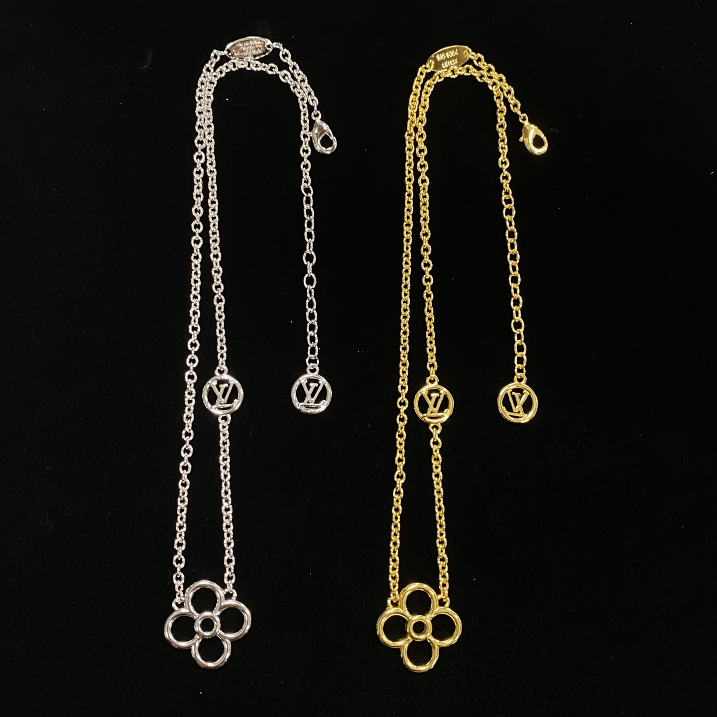 wsxc1789551636374_0 LV Openwork Flower & Double LV Disc Pendant Necklace - Image 1