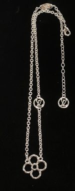 LV Openwork Flower & Double LV Disc Pendant Necklace - Image 2