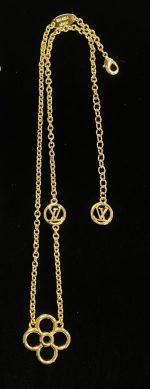 LV Openwork Flower & Double LV Disc Pendant Necklace - Image 3