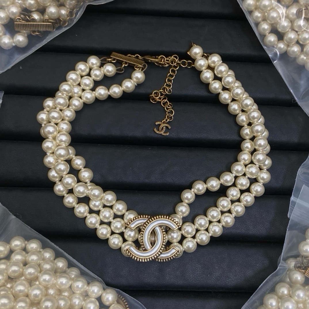 wsxc1789558765657_0 Chanel Vintage CC Logo Three-Tier Pearl Necklace - Image 1