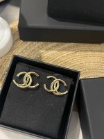Chanel 26A Gold Tone Interlocking CC Stud Earrings - Image 4