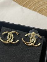 Chanel 26A Gold Tone Interlocking CC Stud Earrings - Image 8