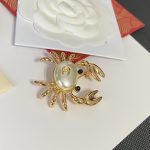 Chanel Style Luxury Imitation Mother of Pearl Crab Brooch (Gold CC Logo Ocean Theme) - Image 2