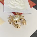 Chanel Style Luxury Imitation Mother of Pearl Crab Brooch (Gold CC Logo Ocean Theme) - Image 3