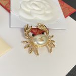 Chanel Style Luxury Imitation Mother of Pearl Crab Brooch (Gold CC Logo Ocean Theme) - Image 4